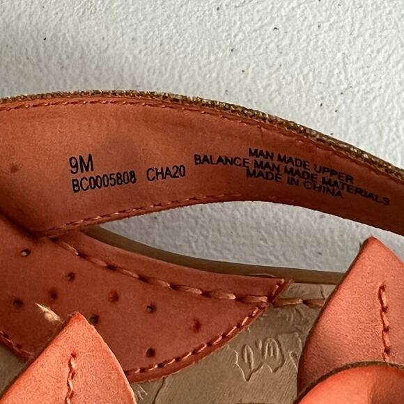 B.O.C. Born Womens Thong Sandals 8M Orange Vegan Leather Flower Flip Flop Slide - Picture 8 of 9